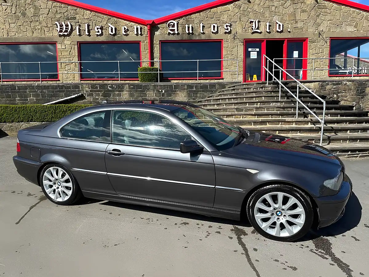 Used 2005 BMW 3 Series Se Grey - Front View