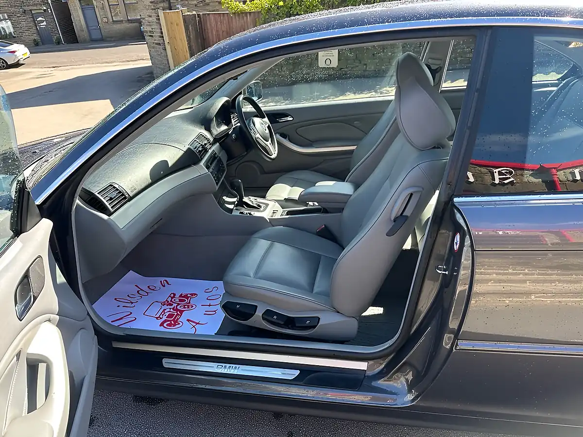 Used 2005 BMW 3 Series Se Grey - Interior and Exterior details 14