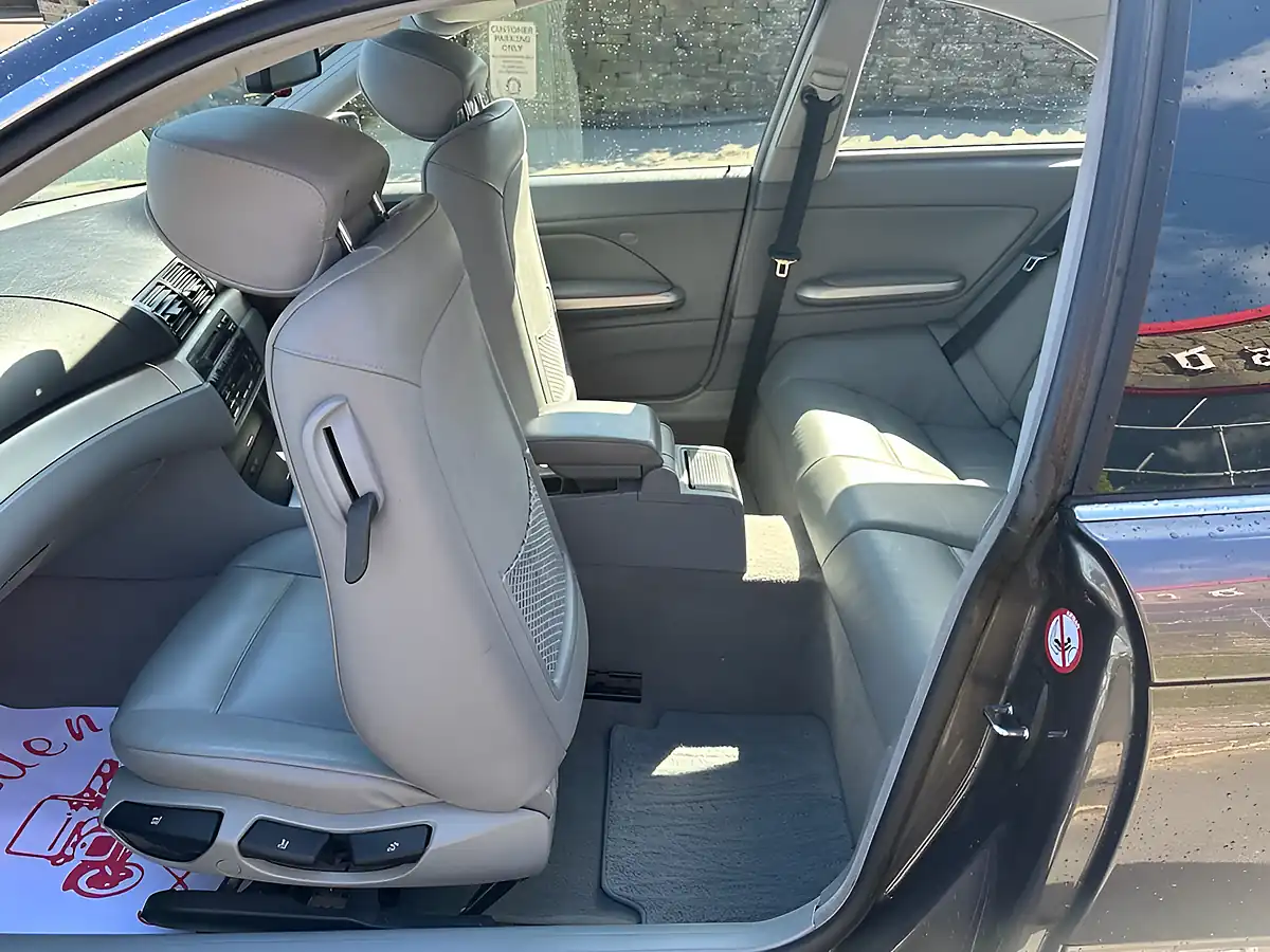 Used 2005 BMW 3 Series Se Grey - Interior and Exterior details 19