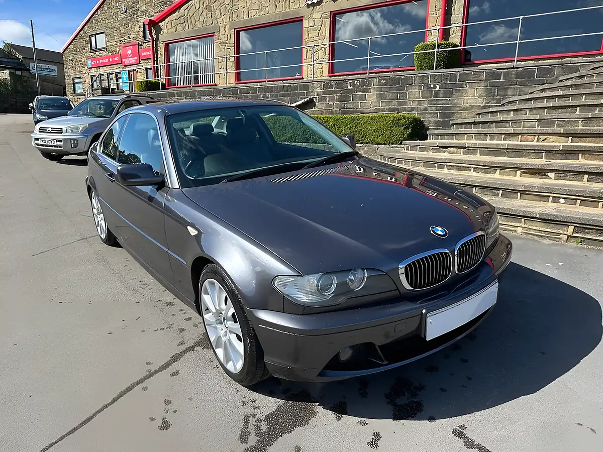 Used 2005 BMW 3 Series Se Grey - Interior and Exterior details 2