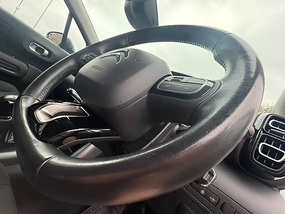 Used 2005 Citroen C3 Aircross Feel White - Interior and Exterior details 15