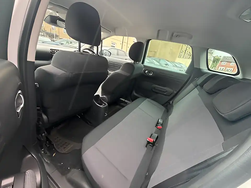 Used 2005 Citroen C3 Aircross Feel White - Interior and Exterior details 8