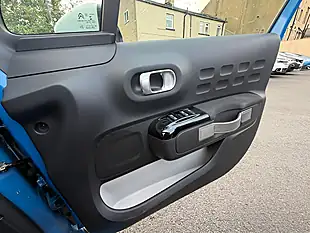 Used 2005 Citroen C3 Feel Blue - Interior and Exterior details 15