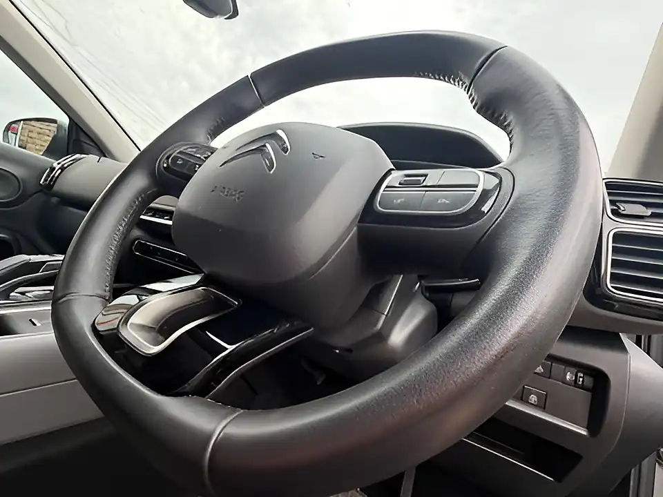 Used 2005 Citroen C5 Aircross Shine Grey - Interior and Exterior details 16
