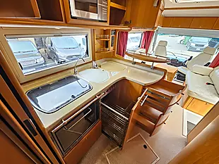 Used 2005 Concorde Charisma 880L White - Interior and Exterior details 10