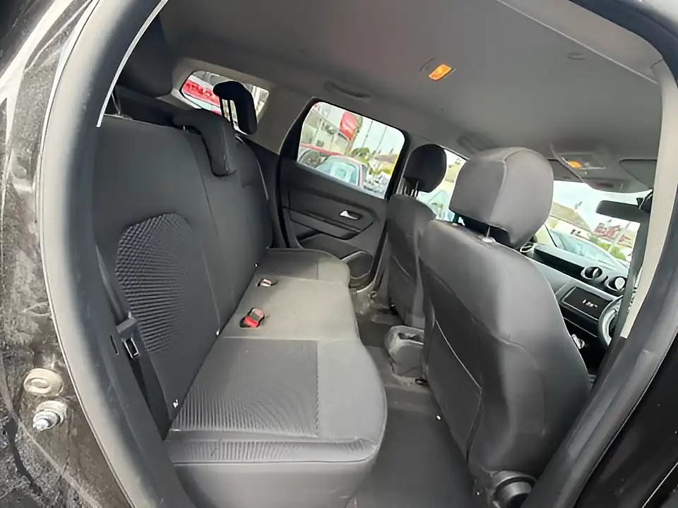 Used 2005 Dacia Duster Comfort Black - Interior and Exterior details 10