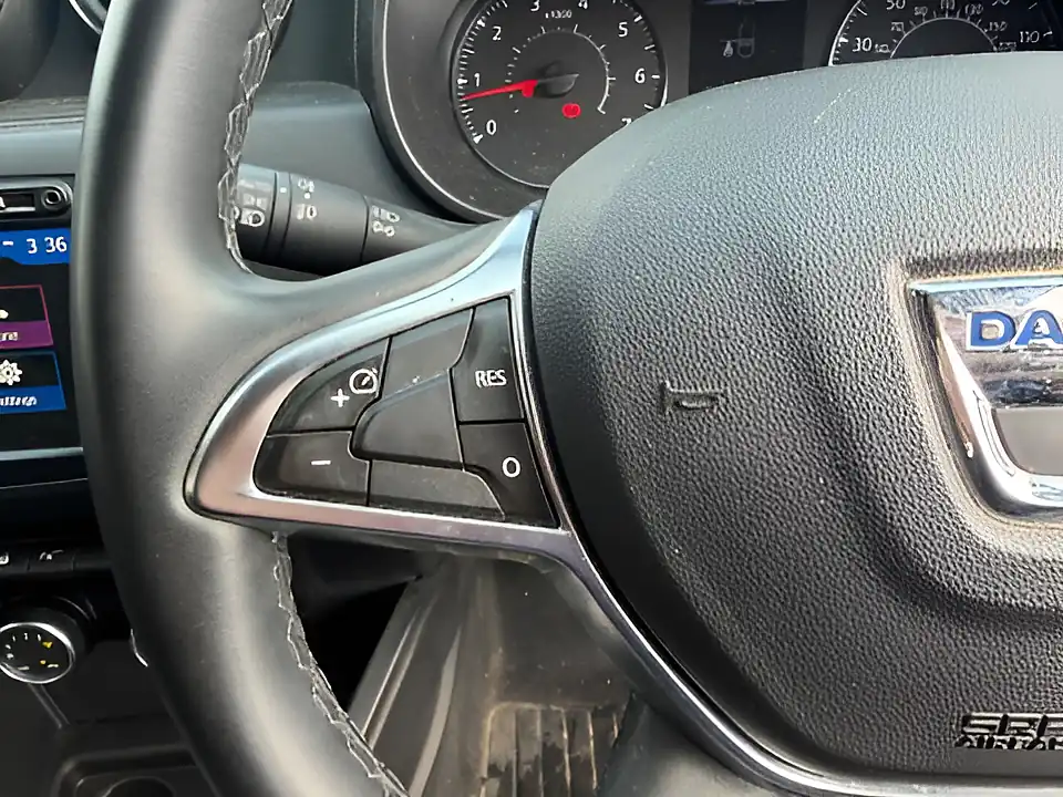 Used 2005 Dacia Duster Comfort Black - Interior and Exterior details 11