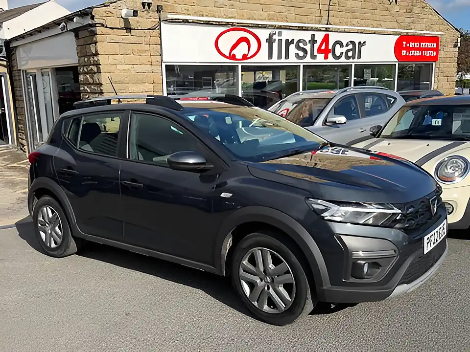 Used 2005 Dacia Sandero Stepway Comfort Grey - Front View
