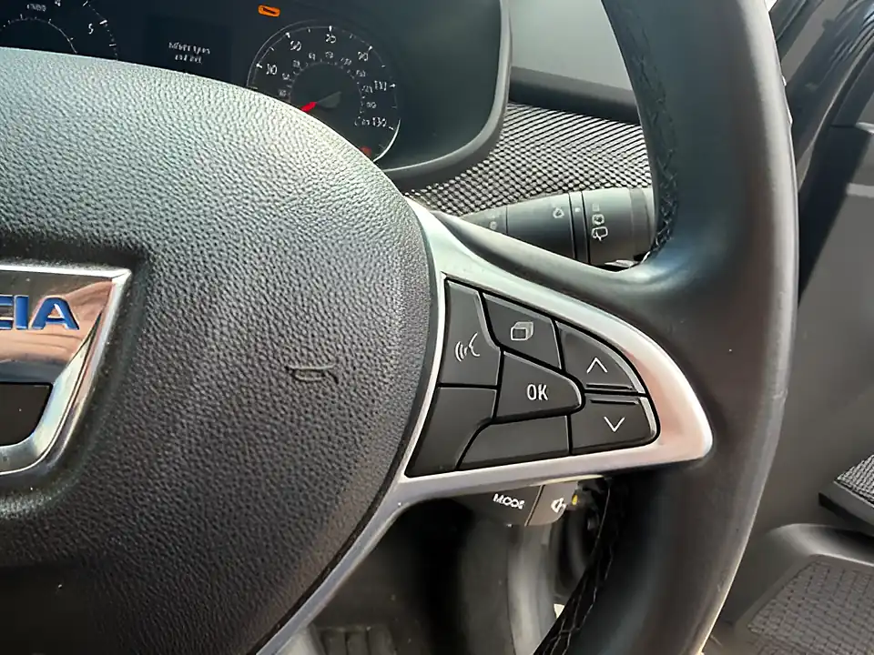 Used 2005 Dacia Sandero Stepway Comfort Grey - Interior and Exterior details 15