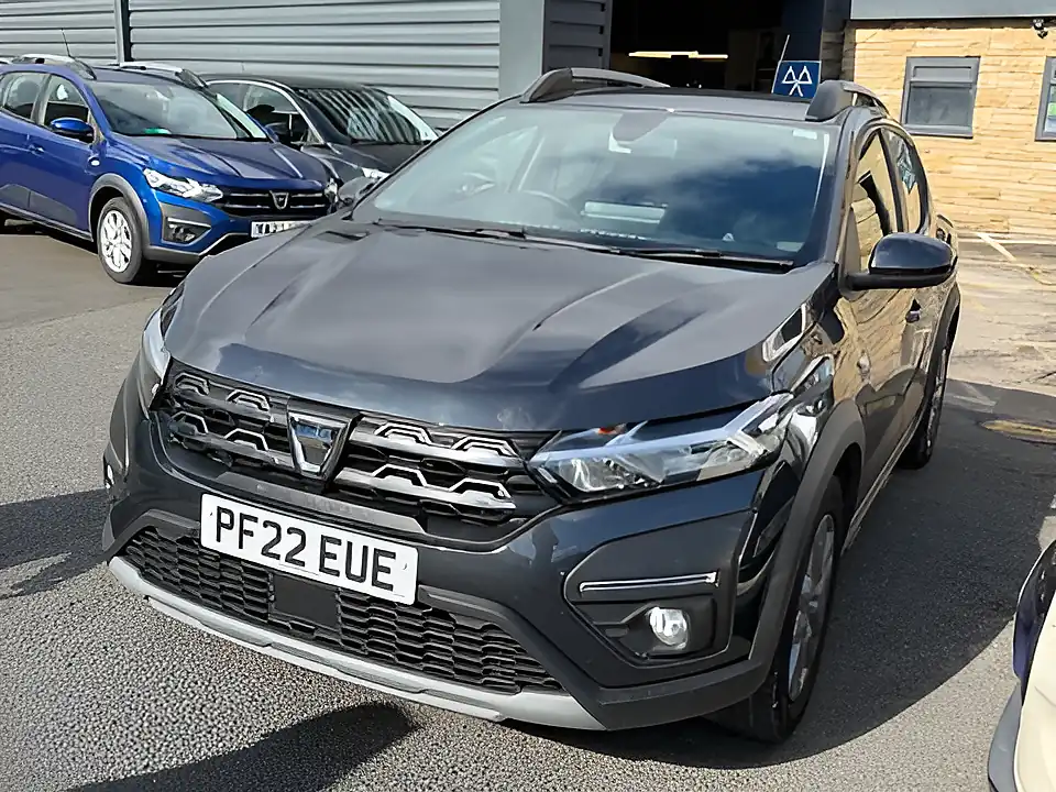 Used 2005 Dacia Sandero Stepway Comfort Grey - Interior and Exterior details 3