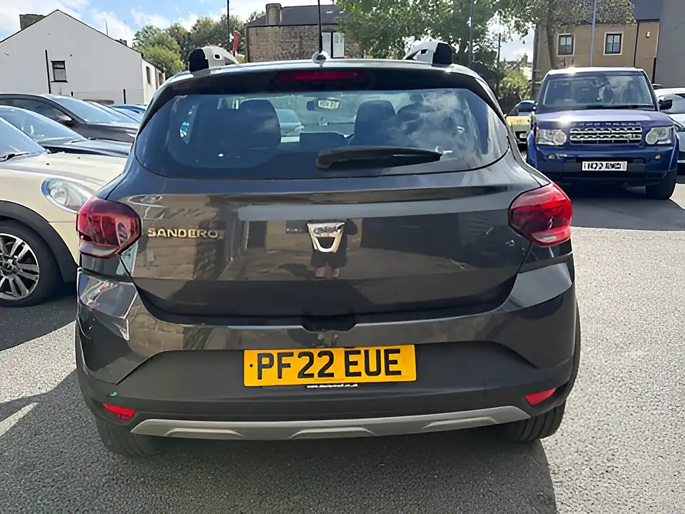 Used 2005 Dacia Sandero Stepway Comfort Grey - Interior and Exterior details 5