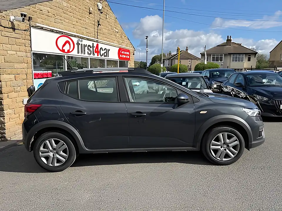 Used 2005 Dacia Sandero Stepway Comfort Grey - Interior and Exterior details 7