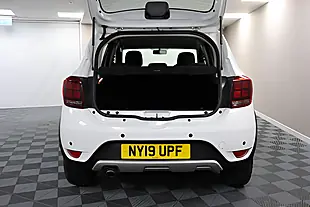 Used 2005 Dacia Sandero Stepway Comfort White - Interior and Exterior details 13