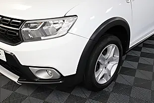 Used 2005 Dacia Sandero Stepway Comfort White - Interior and Exterior details 16