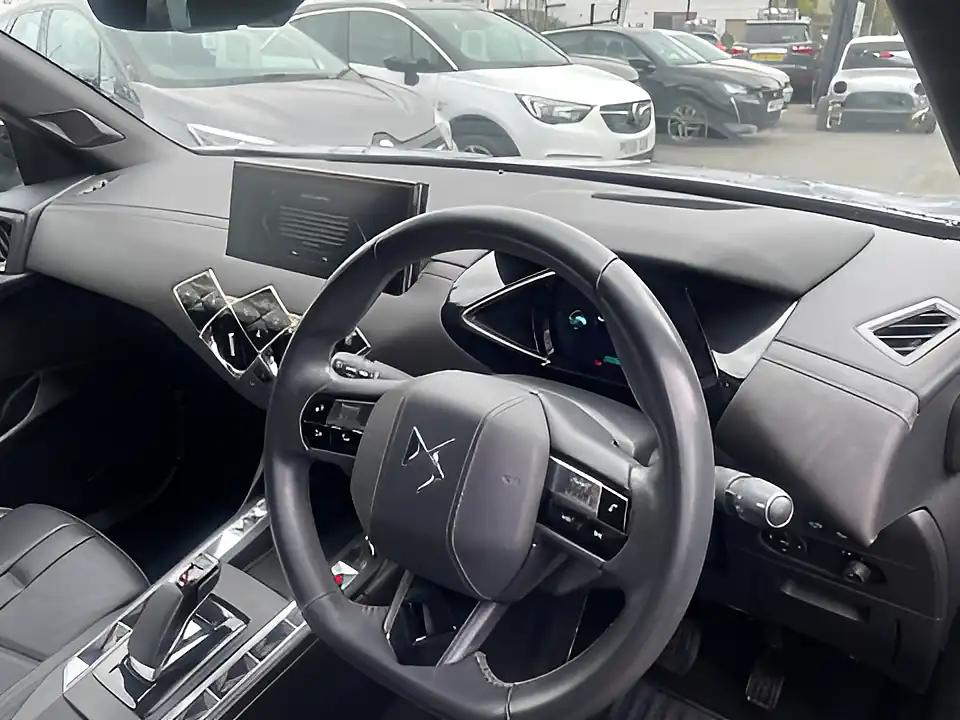 Used 2005 DS DS 3 Ultra Prestige Grey - Interior and Exterior details 9