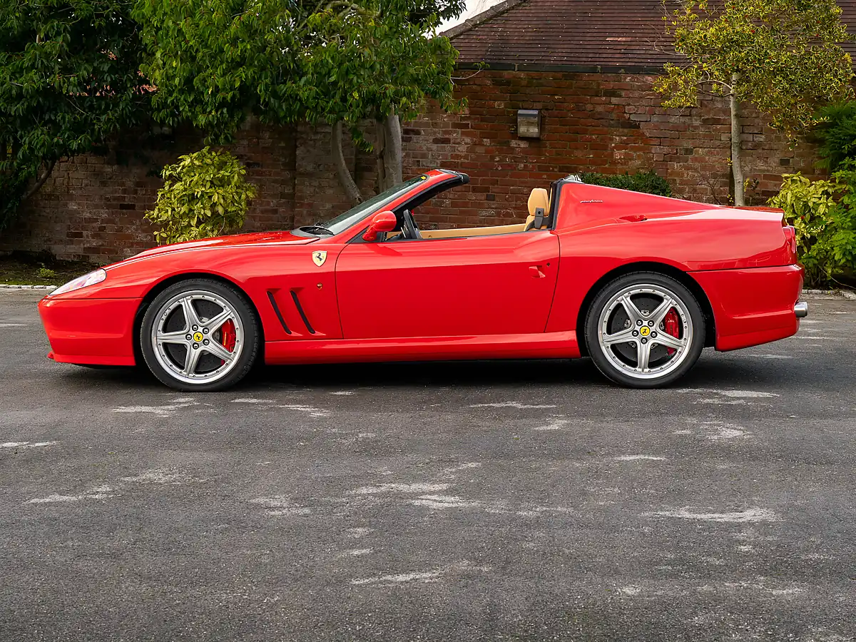 Used 2005 Ferrari 575 Superamerica Rosso Corsa - Interior and Exterior details 3