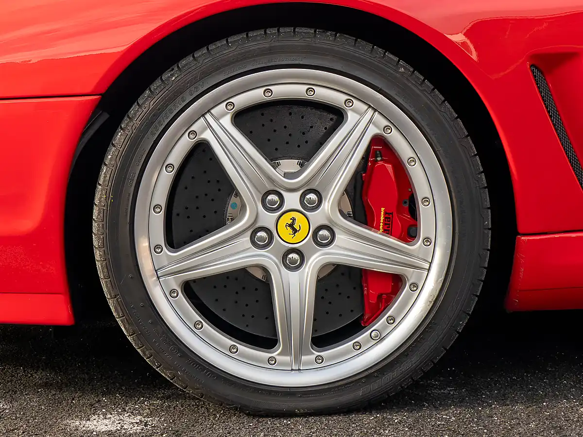 Used 2005 Ferrari 575 Superamerica Rosso Corsa - Interior and Exterior details 8