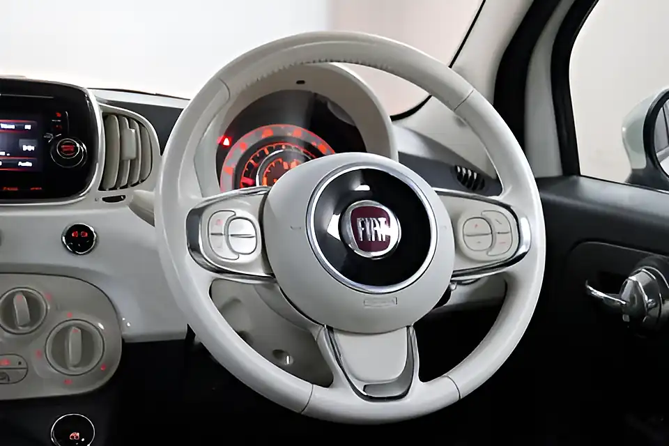 Used 2005 Fiat 500 Lounge White - Interior and Exterior details 20
