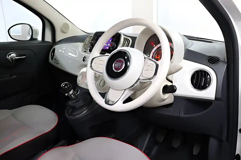 Used 2005 Fiat 500 Lounge White - Interior and Exterior details 4
