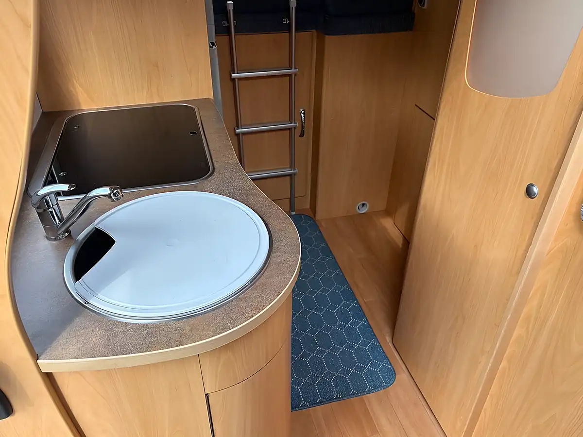 Used 2005 Ford Chausson Odyssee 92 White - Interior and Exterior details 13