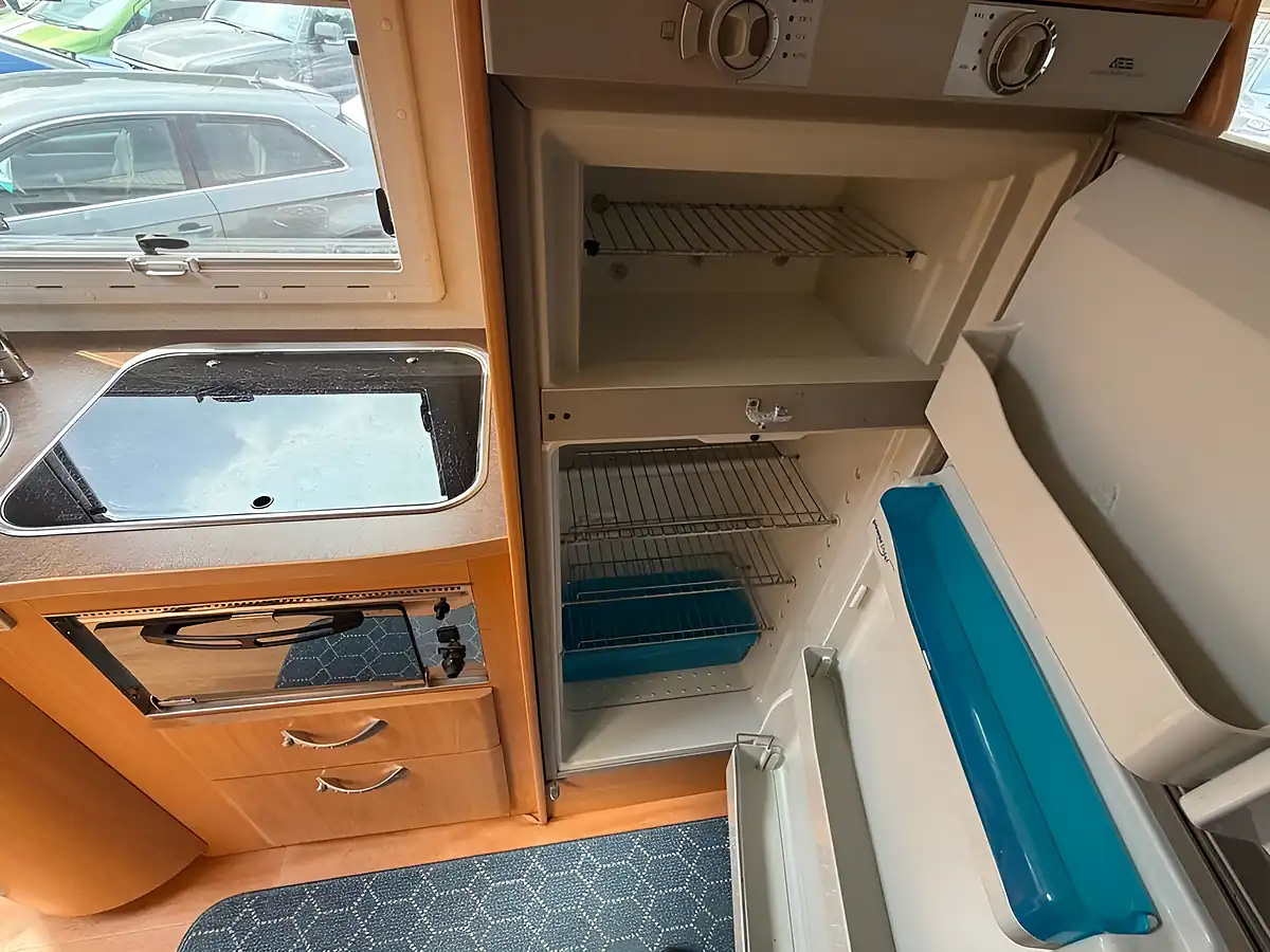 Used 2005 Ford Chausson Odyssee 92 White - Interior and Exterior details 15