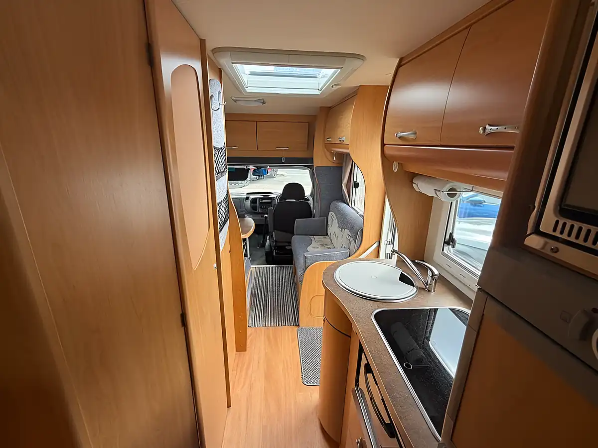 Used 2005 Ford Chausson Odyssee 92 White - Interior and Exterior details 17