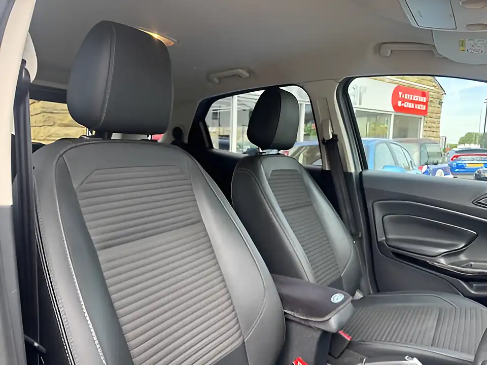 Used 2005 Ford Ecosport Titanium Grey - Interior and Exterior details 5