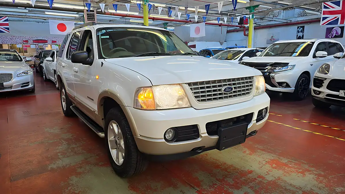 Used 2005 Ford Explorer Eddie Bauer White - Interior and Exterior details 3