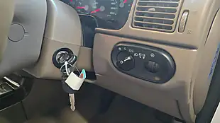 Used 2005 Ford Explorer Eddie Bauer White - Interior and Exterior details 9