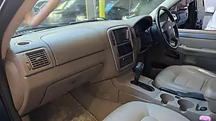 Used 2005 Ford Explorer Xlt 7 Seats Leather Blue - Interior and Exterior details 4