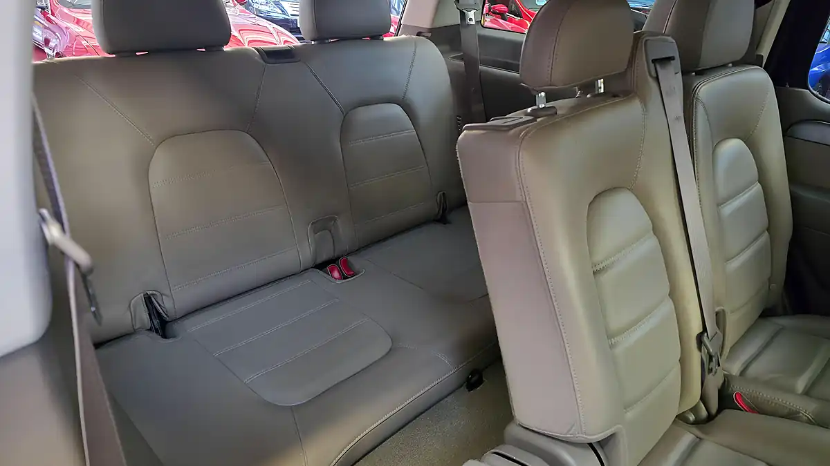 Used 2005 Ford Explorer Xlt 7 Seats Leather Blue - Interior and Exterior details 7
