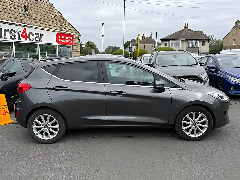 Used 2005 Ford Fiesta Titanium Grey - Interior and Exterior details 6