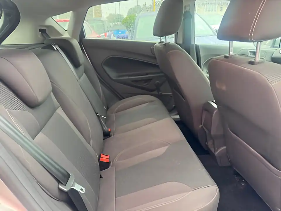 Used 2005 Ford Fiesta Titanium Silver - Interior and Exterior details 7