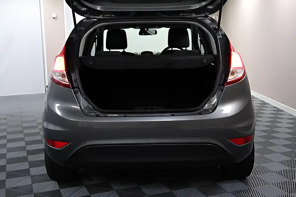 Used 2005 Ford Fiesta Zetec Grey - Interior and Exterior details 10
