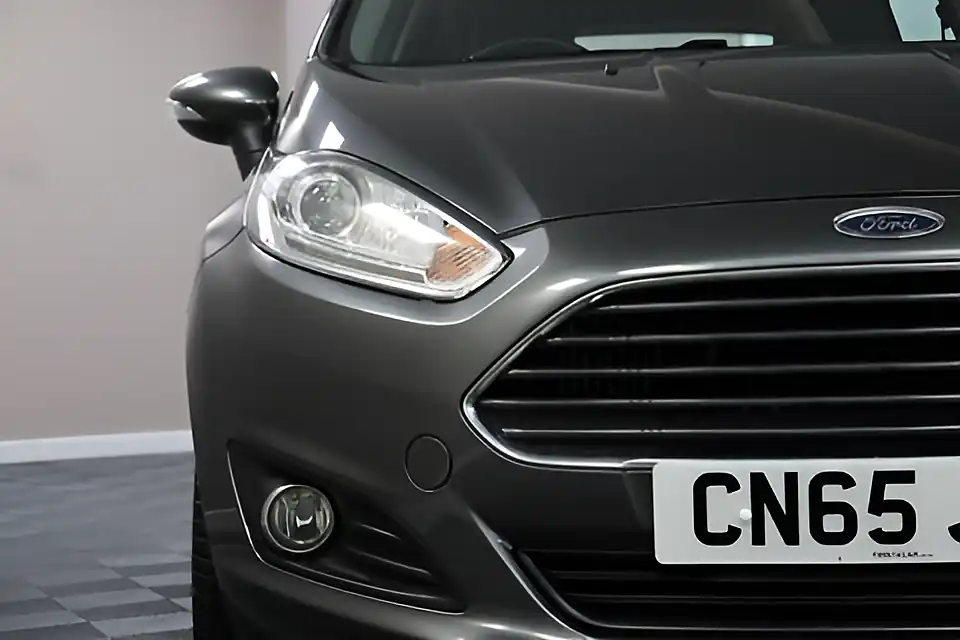 Used 2005 Ford Fiesta Zetec Grey - Interior and Exterior details 13