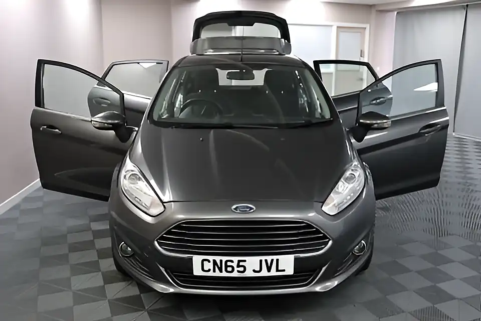 Used 2005 Ford Fiesta Zetec Grey - Interior and Exterior details 5