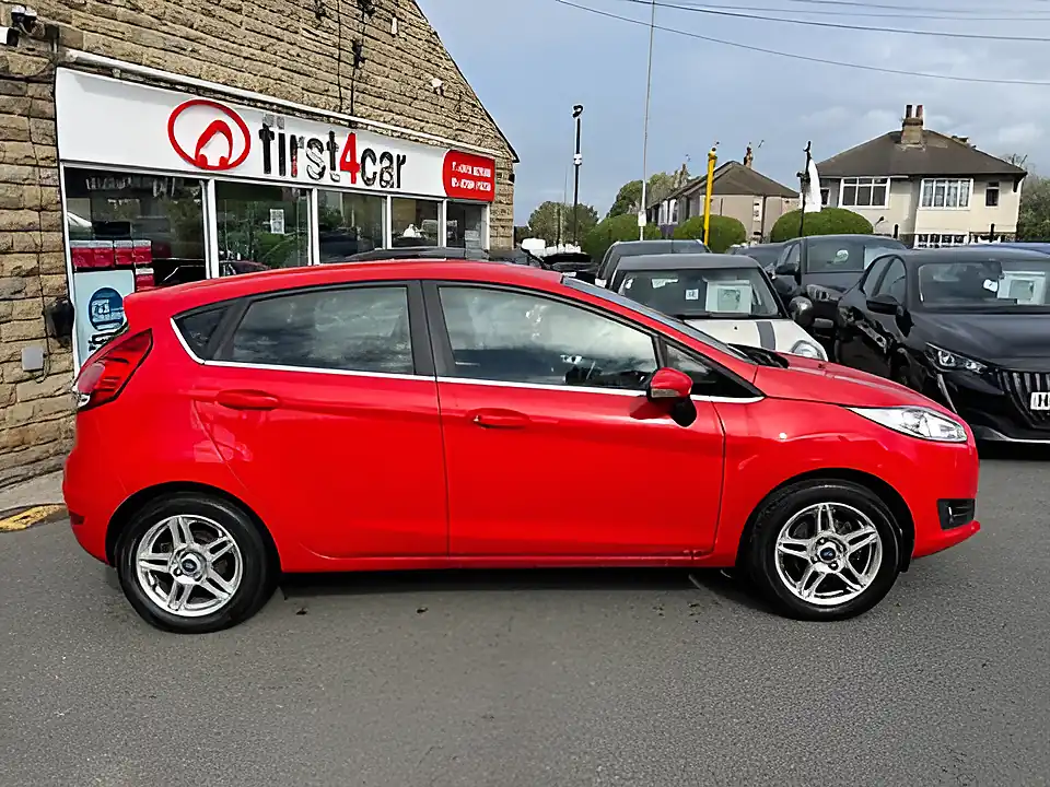 Used 2005 Ford Fiesta Zetec Red - Interior and Exterior details 4