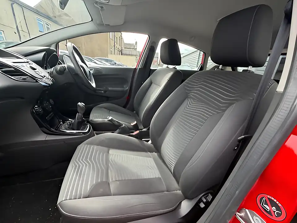 Used 2005 Ford Fiesta Zetec Red - Interior and Exterior details 9