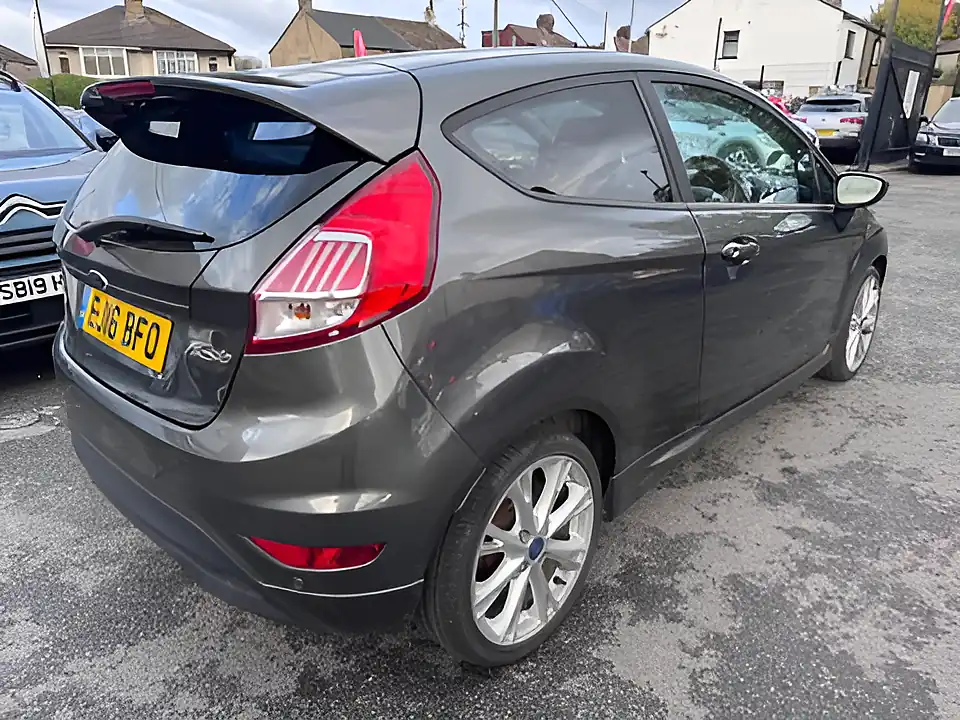 Used 2005 Ford Fiesta Zetec S Grey - Interior and Exterior details 6