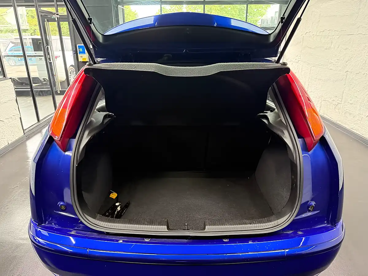 Used 2005 Ford Focus ST-170 Blue - Interior and Exterior details 15