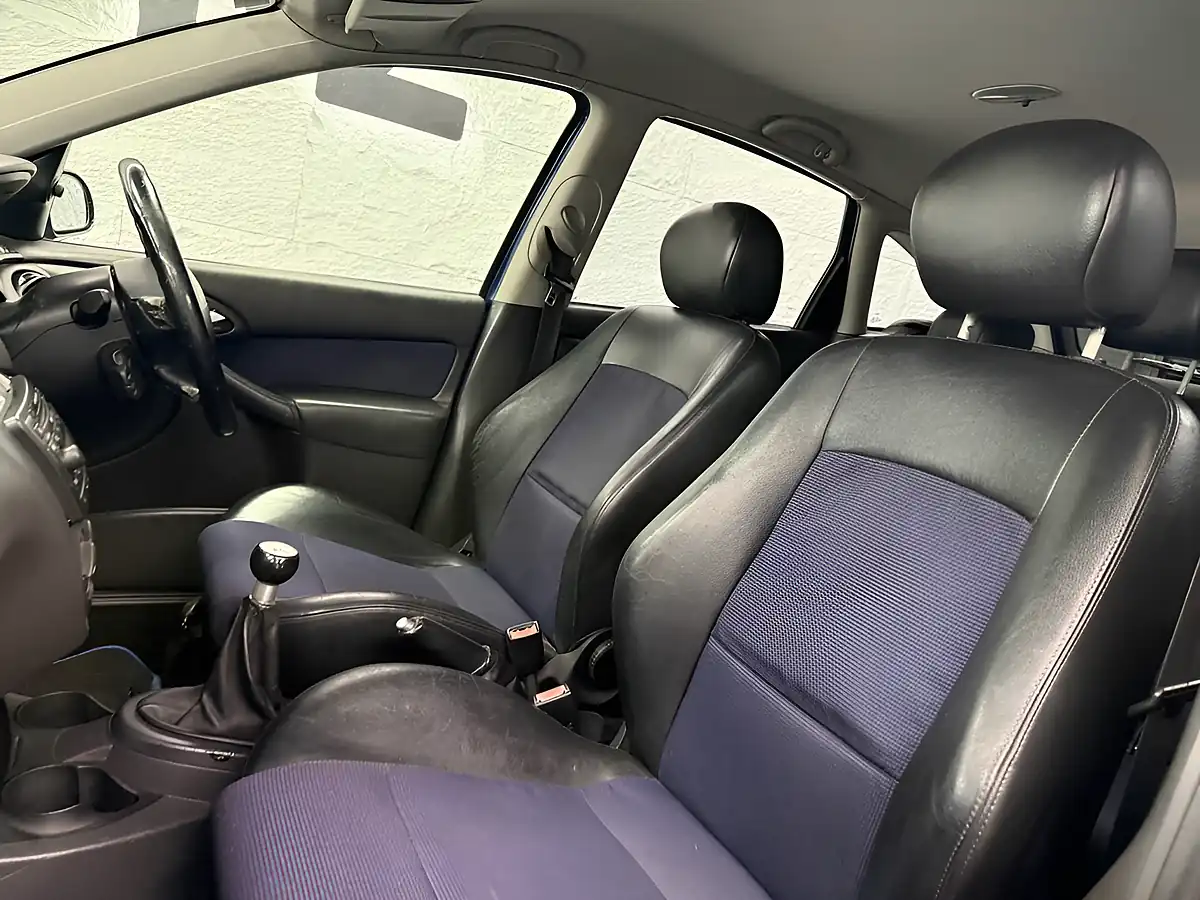 Used 2005 Ford Focus ST-170 Blue - Interior and Exterior details 4