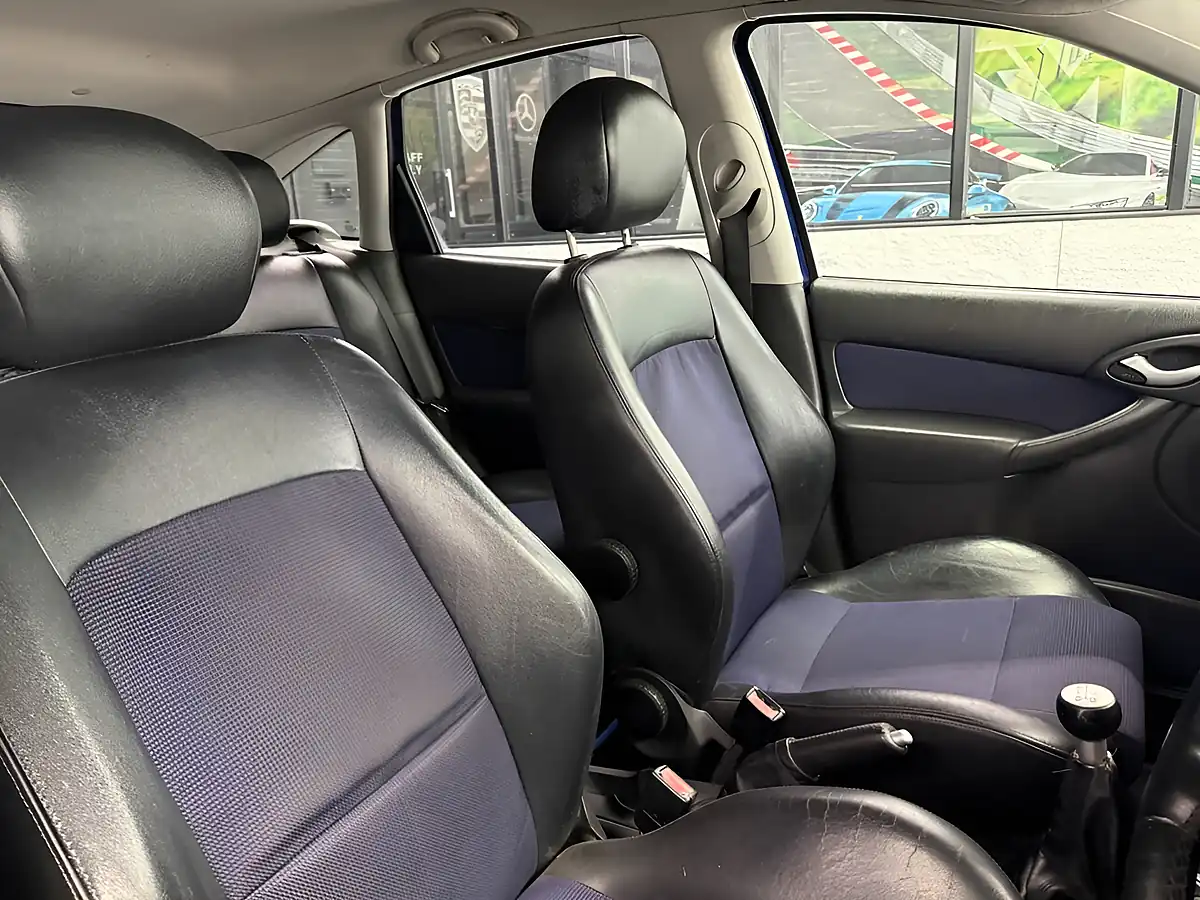 Used 2005 Ford Focus ST-170 Blue - Interior and Exterior details 6