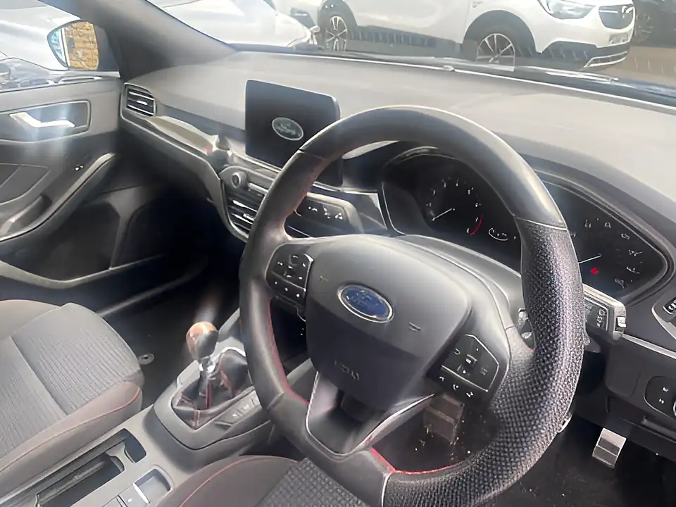 Used 2005 Ford Focus ST-Line Blue - Interior and Exterior details 8