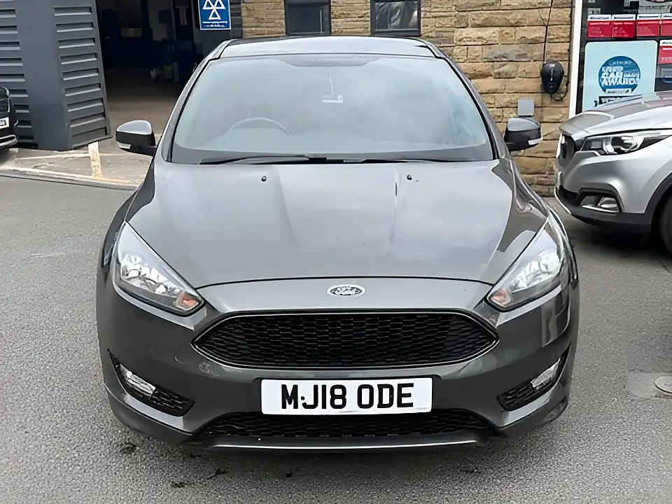 Used 2005 Ford Focus ST-Line Grey - Interior and Exterior details 2