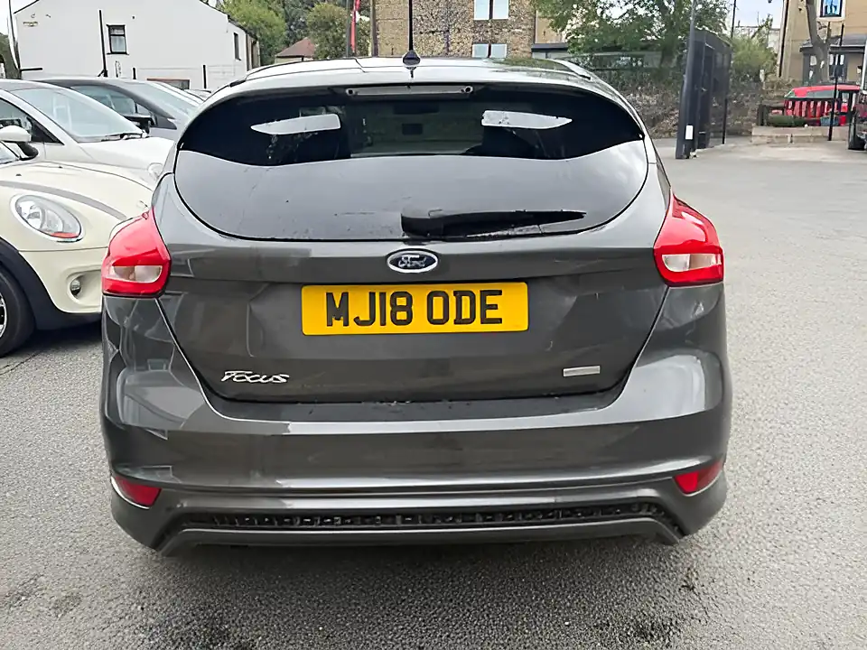Used 2005 Ford Focus ST-Line Grey - Interior and Exterior details 5