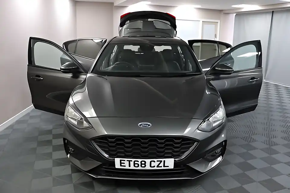 Used 2005 Ford Focus ST-Line X Grey - Interior and Exterior details 6