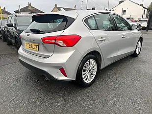 Used 2005 Ford Focus Titanium Moondust Silver - Interior and Exterior details 6