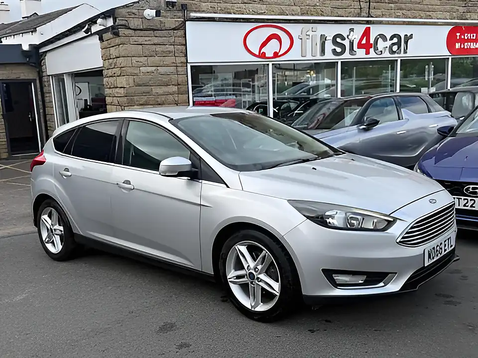 Used 2005 Ford Focus Titanium Silver - Front View
