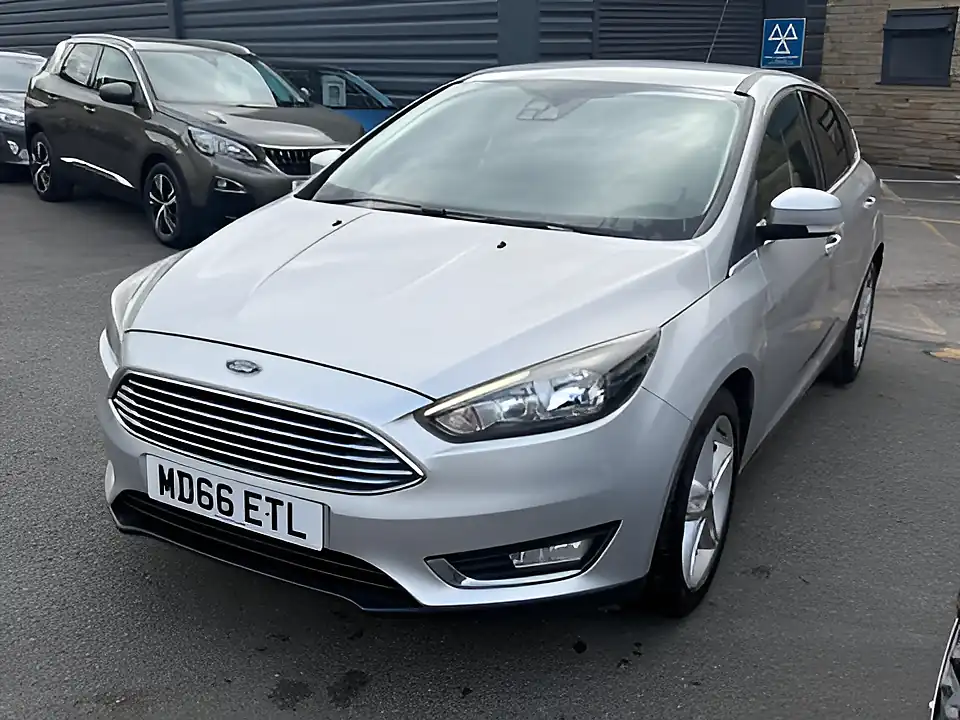 Used 2005 Ford Focus Titanium Silver - Interior and Exterior details 3