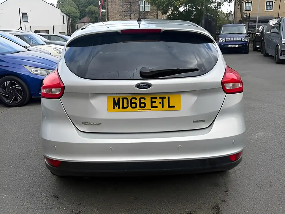 Used 2005 Ford Focus Titanium Silver - Interior and Exterior details 6